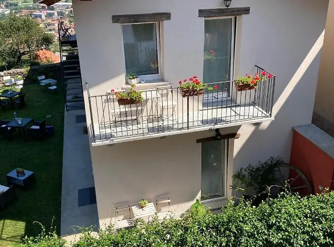 Il Riccio Di Ricciano Bed & Breakfast Casale Corte Cerro